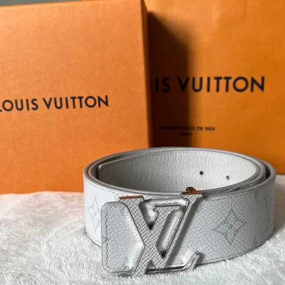 White Louis Vuitton belt Men’s Women’s